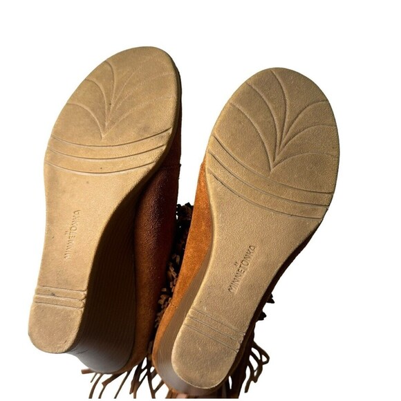 MINNETONKA Brown Suede Fringe Moccasin Wedge Heel Ankle Boots 84022 Size 8.5 - Picture 14 of 16